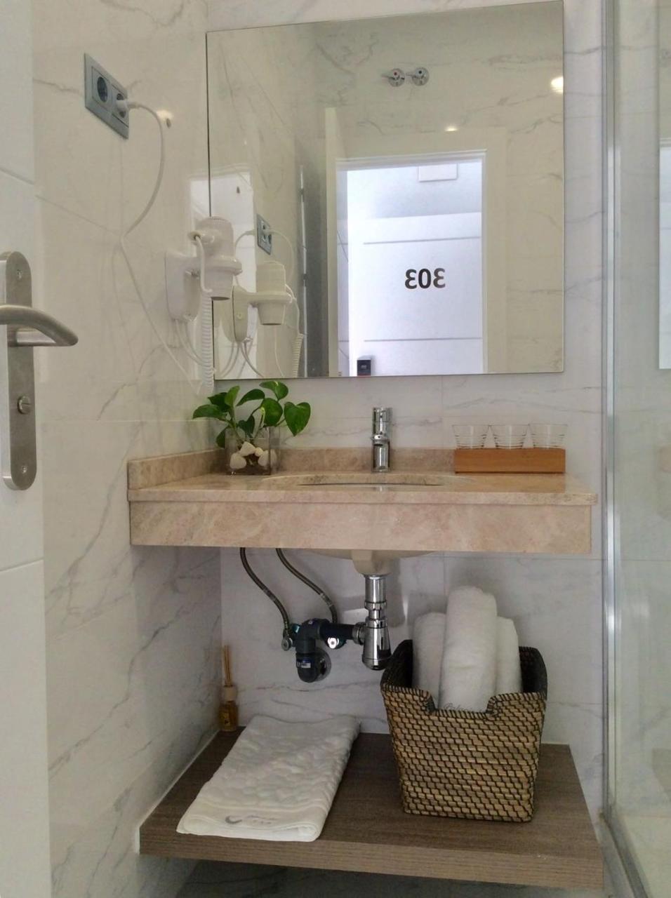 Hostal Palacio Luna Madrid Dış mekan fotoğraf