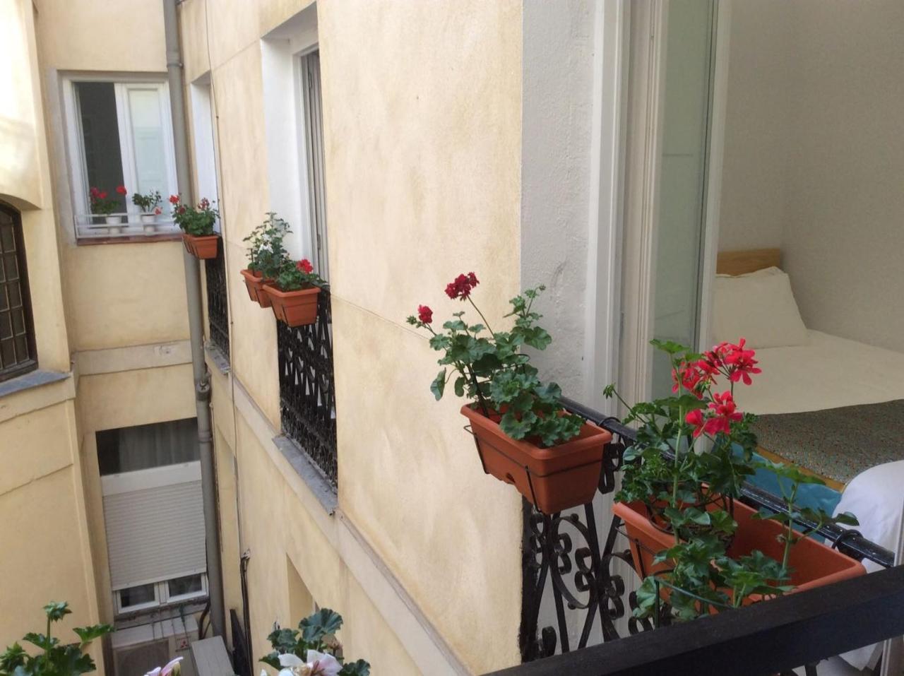Hostal Palacio Luna Madrid Dış mekan fotoğraf
